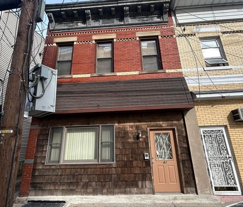 1st image of 41 E 21st St #4