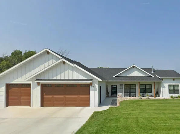 115 Altavista Dr, Detroit Lakes, MN 56501