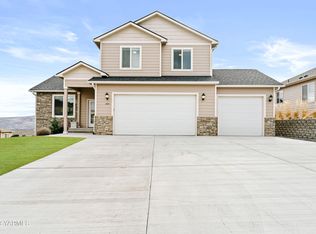 1400 Valhalla Loop, Selah, WA 98942