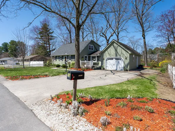 13 Cedar Street, Hudson, NH 03051