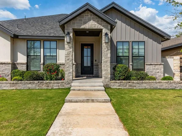 5809 Val Verde Dr, Midland, TX 79707