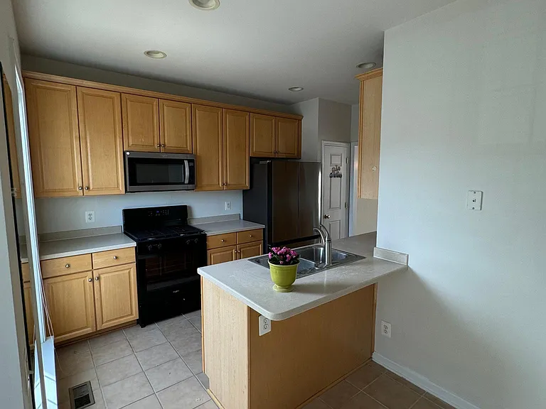 5266 Jule Star Dr — Photo 5