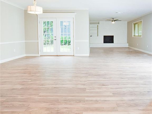 2nd image of 4733 Crescent Dr