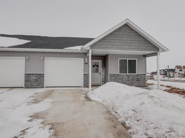 84 Mulberry Loop NE, Minot, ND 58703
