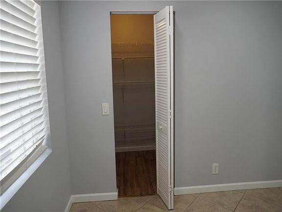 4th image of 1514 Springside Dr
