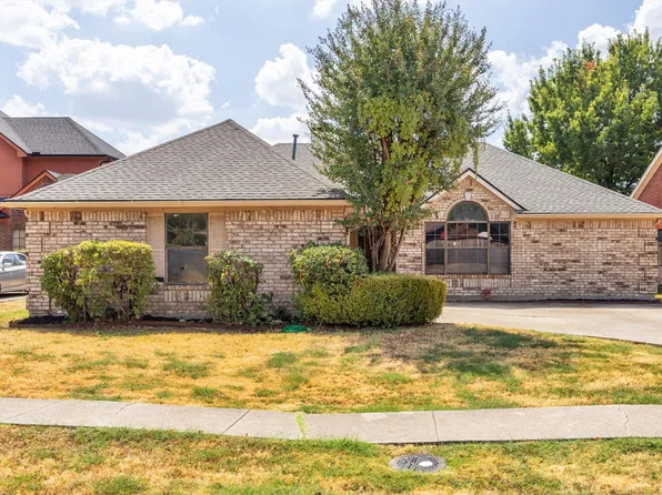 308 Clear Springs Dr, Mesquite, TX 75150
