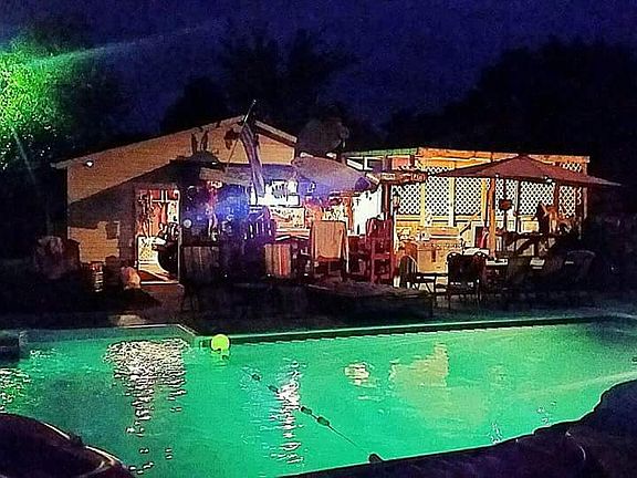 5th image of 2256 Park St