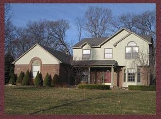 12016 Pembrooke Cir, South Lyon, MI