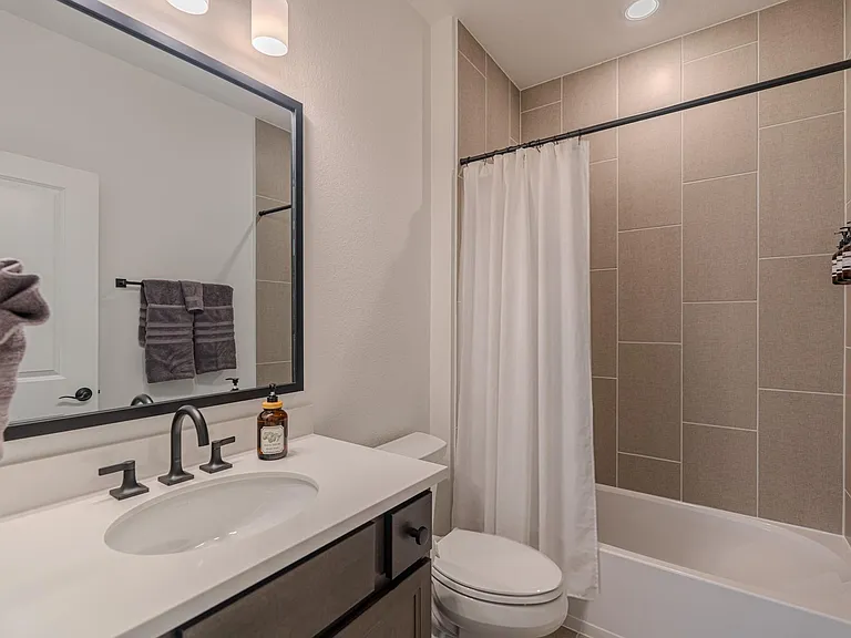7142 Carriage Light Dr — Photo 43