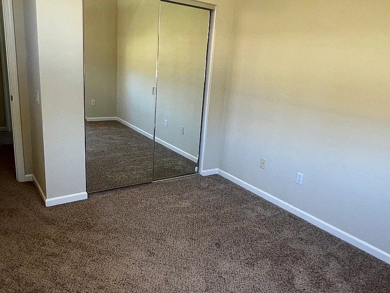 1205 Shadow Glen Ln — Photo 26