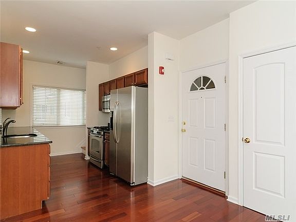 2nd image of 330 Maple Ave APT 8