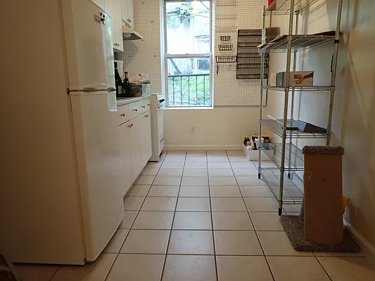 Rented by Hakeem Shahid, LREB | media 24