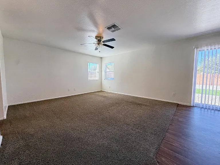 6036 W Wood St — Photo 15