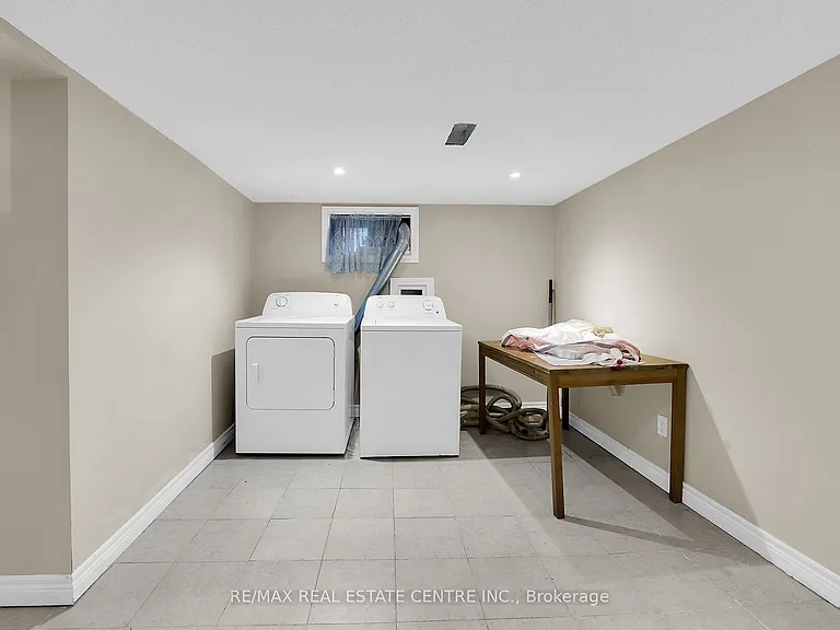 31 Gibson Ave — Photo 33
