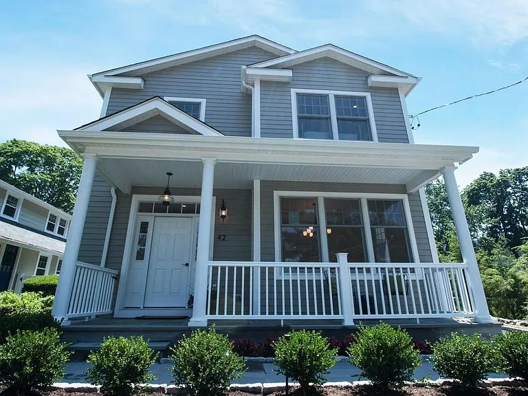 42 Orchard Dr — Photo 2
