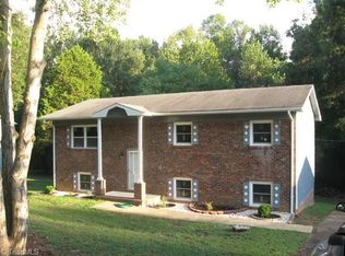 220 Woodland Dr, Eden, NC 27288