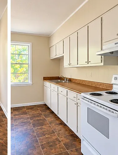 436 N Newburger Ave — Photo 4