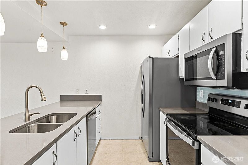 4th image of 826 Pike Street NE #C8