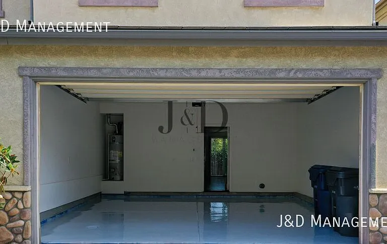 3150-3170 Bancroft Dr — Photo 32