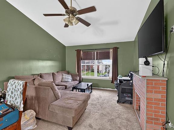 5th image of 8 Somerfield Dr