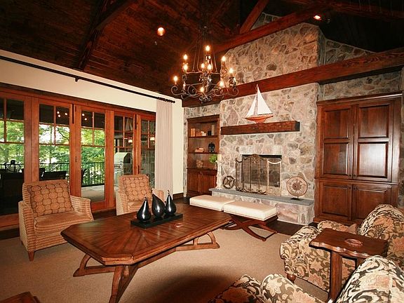 2nd image of 501 Lake Vista Way
