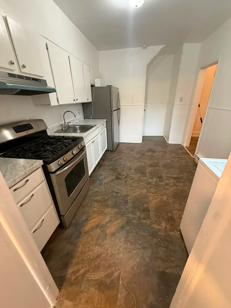 3 bed, 1175 sqft, $1,550 — Photo 2