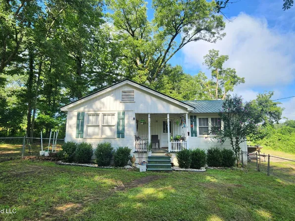 8 Lofton Ln, Natchez, MS 39120