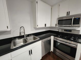 16841 Hoskins Ln APT B, Huntington Beach, CA 92649