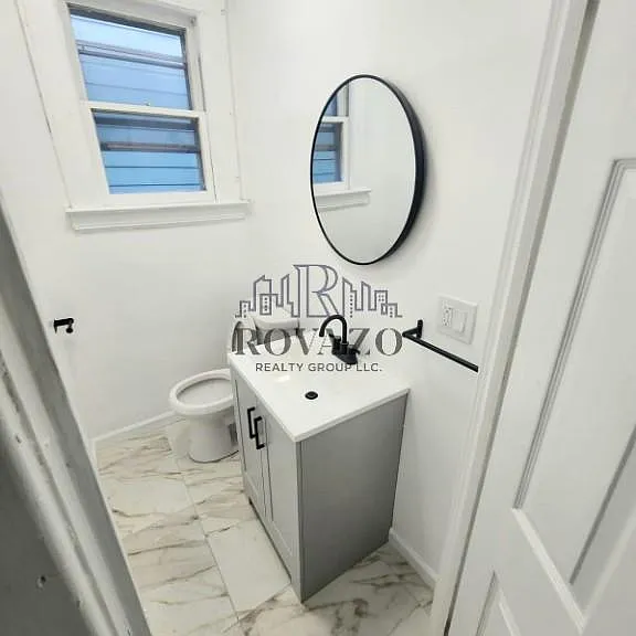 100 Smith St #2 — Photo 3