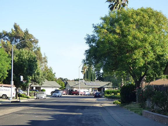 5th image of 3998 Chatsworth Cir