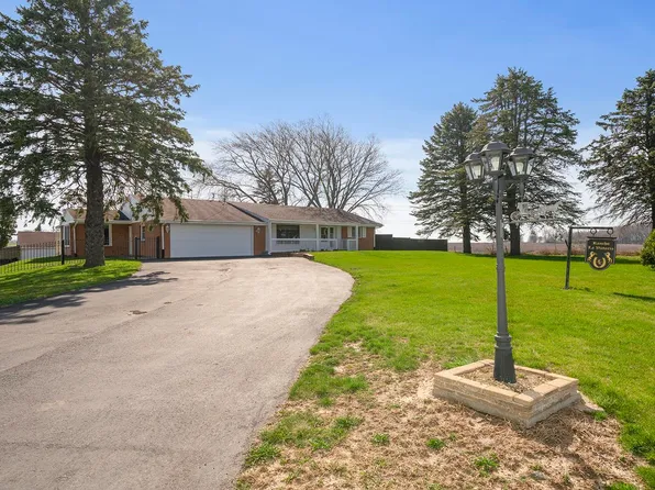 7492 S Mulford Rd, Cherry Valley, IL 61016