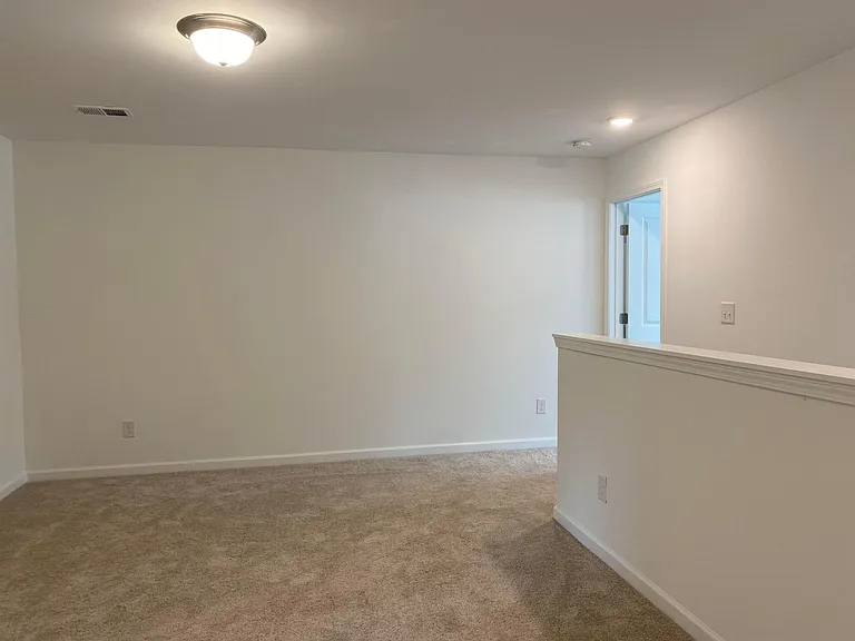 5930 Lyon St — Photo 16