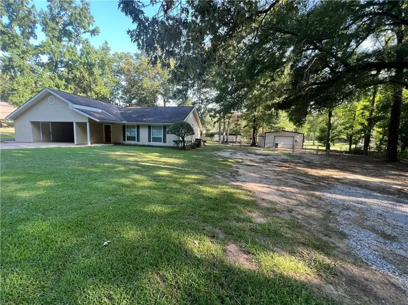 102 Country Club Dr, Pineville, LA 71360