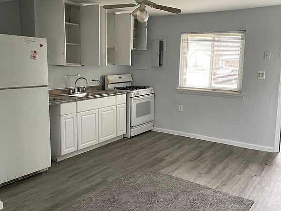 2nd image of 33068 Alanson Ct