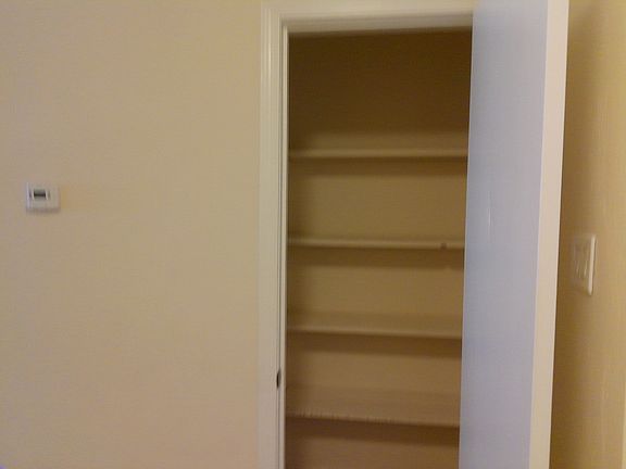4th image of 963 Azalea Ct APT 1
