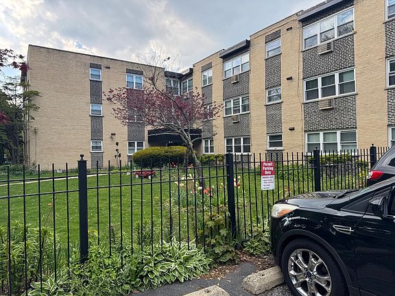 3rd image of 1728 W Farwell Ave APT 107
