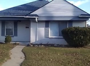 2325 Harriet St, Inkster, MI 48141