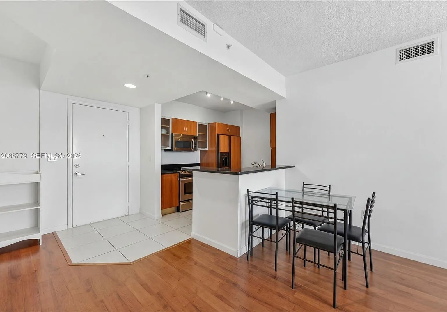Venture At Aventura East — Photo 1