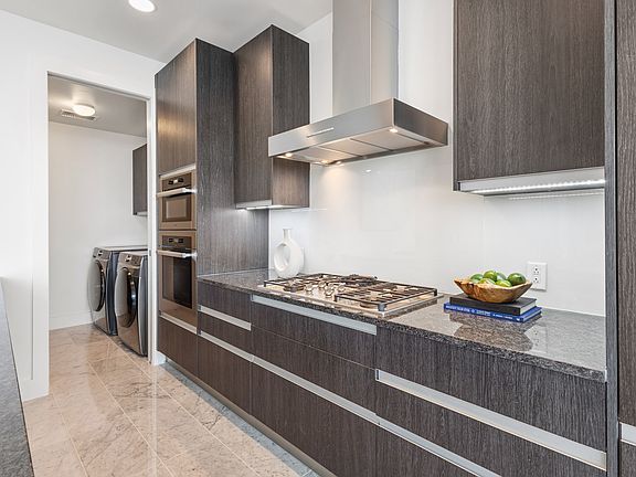 5th image of 3130 N Harwood St APT 1902