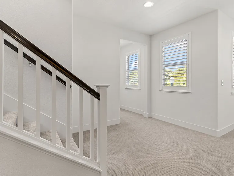 2730 Bette St — Photo 35