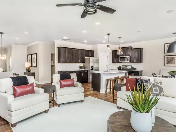 10028 Travis Floyd Ln, Charlotte, NC 28214