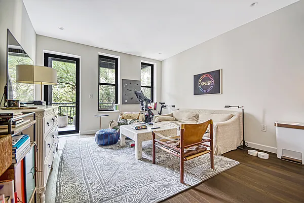 Rented by Compass | media 14