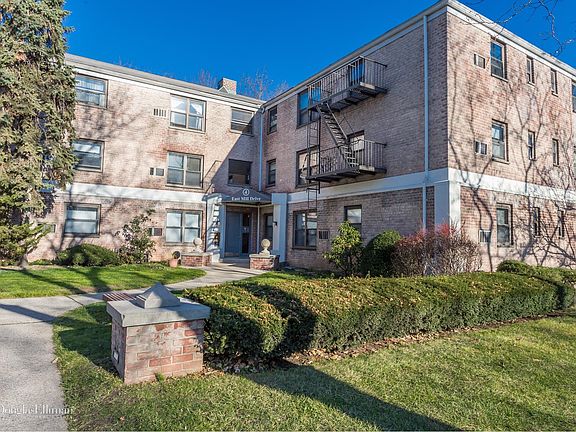 3rd image of 4 E Mill Dr APT 3H