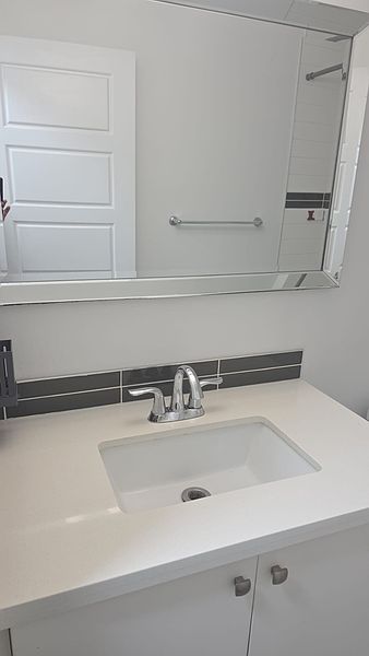 North Vancouver House for rent - 2 Bedrooms — photo 13