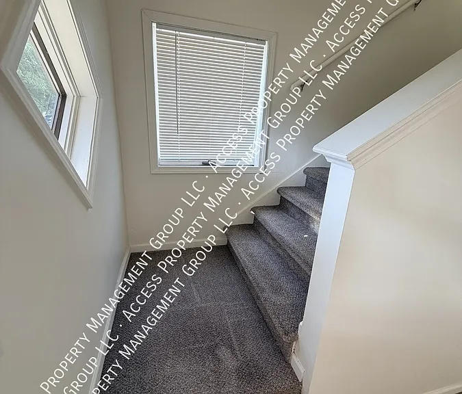 427 Pine Ave NW — Photo 15