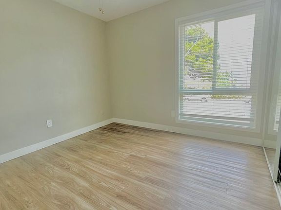 5th image of 786 Basswood Ave APT B