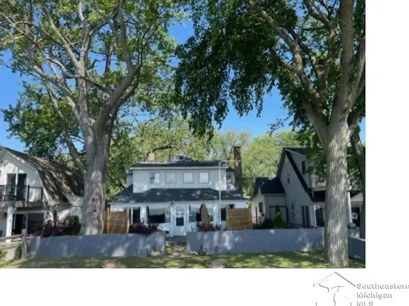 4617 Allen Cove Rd, Luna Pier, MI 48157
