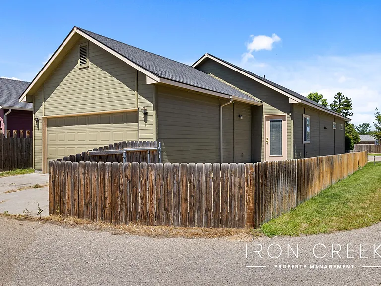 10709 W Wasdale Dr — Photo 13