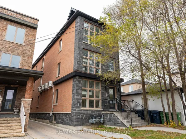 2 Hyde Ave, Toronto, ON M6M 1J3