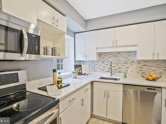 4th image of 2934 S Columbus St APT A1